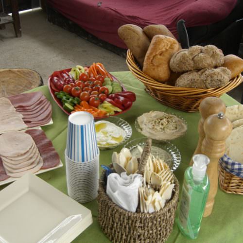 Israel picnic lunch