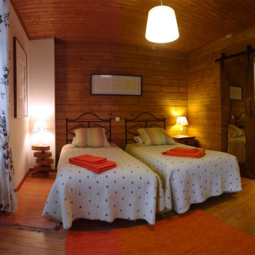 Typical twin room in the Ecotura house.